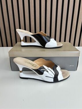VTG ONEX Leather Heels